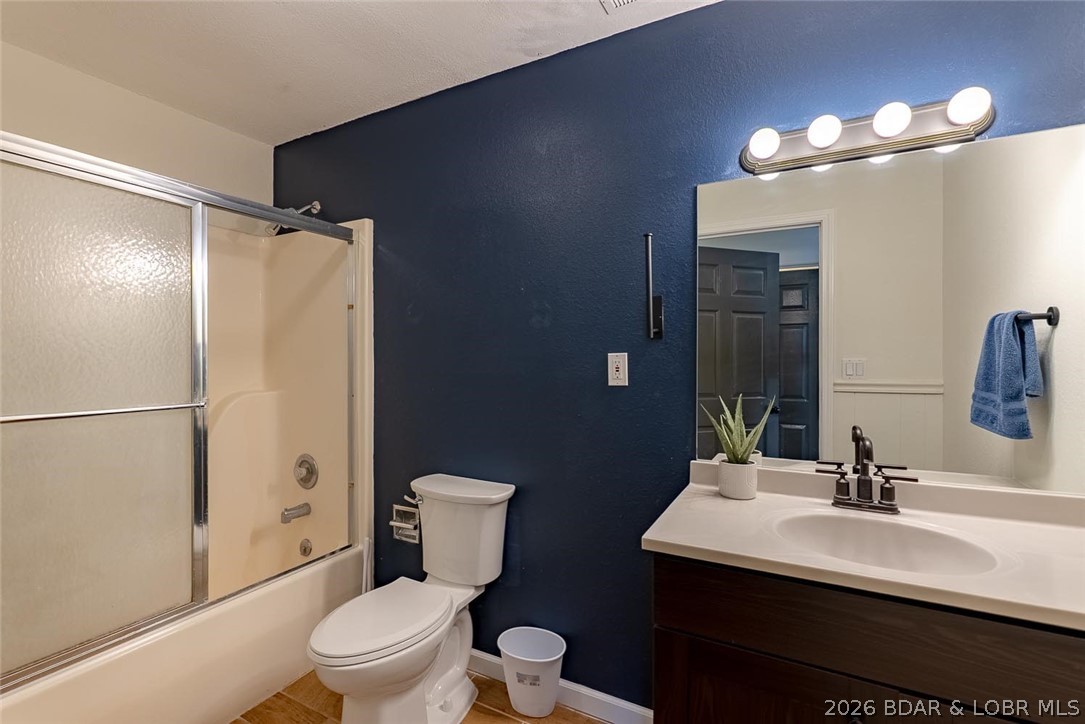 1670 Bittersweet Road Lake Ozark, MO 65049 - Photo 18 of 33 Full Bathroom