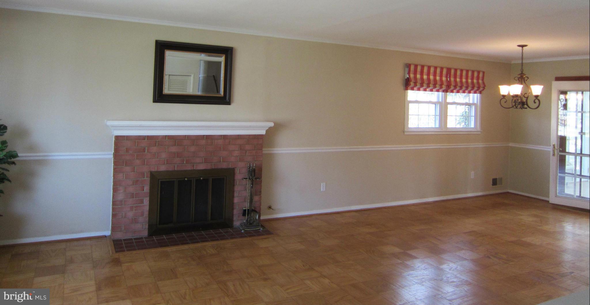 7905 Foote Lane Springfield, VA 22151 - Photo 3 of 26 Living Room