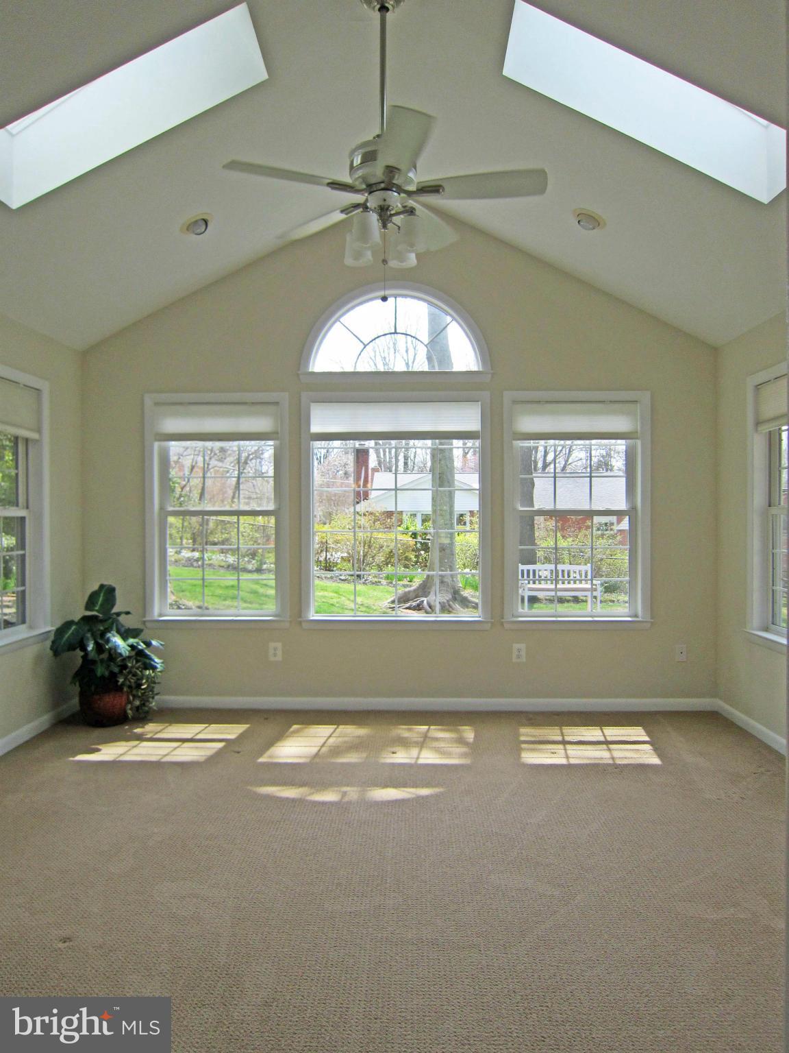 7905 Foote Lane Springfield, VA 22151 - Photo 5 of 26 Interior (General)