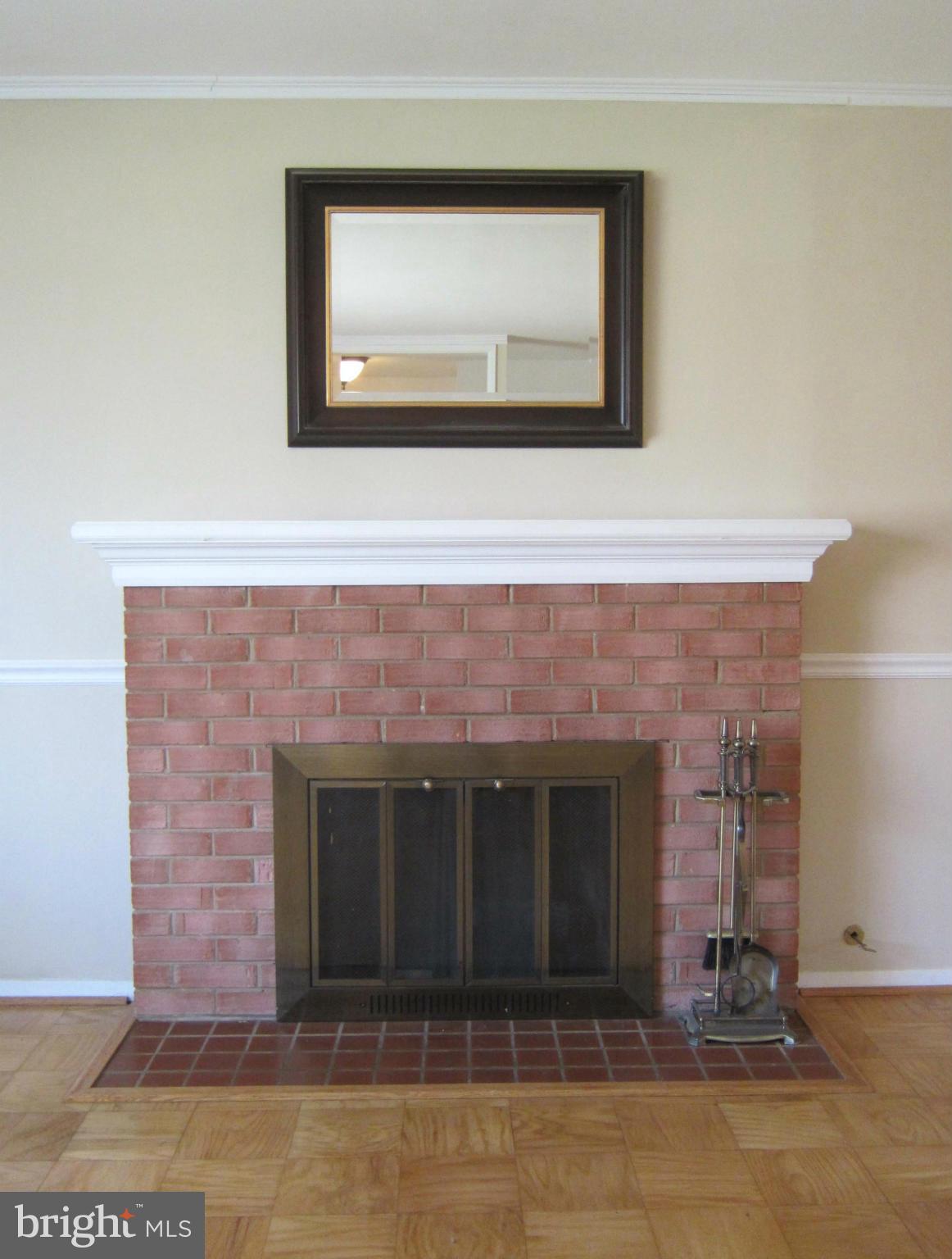 7905 Foote Lane Springfield, VA 22151 - Photo 9 of 26 Living Room