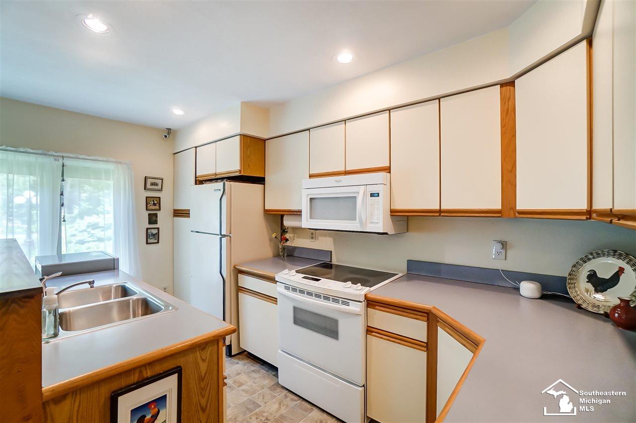 400 East Hurd Road Monroe, MI 48162 - Photo 78 of 99 50078211-77.JPG