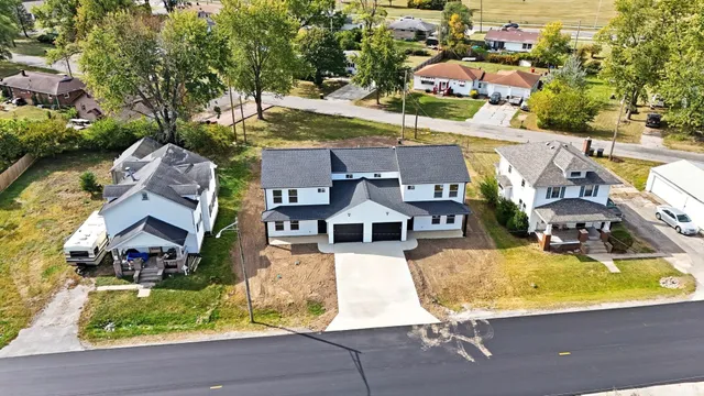 $1,600 | 3710 Wayne Trace, Fort Wayne, IN 46806