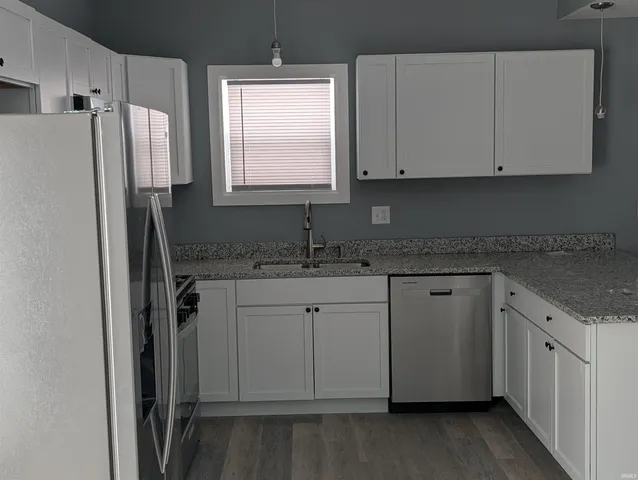 $1,600 | 3710 Wayne Trace, Fort Wayne, IN 46806