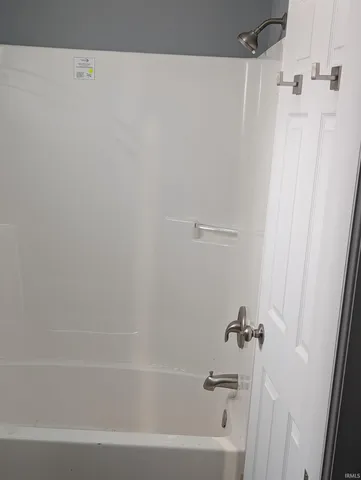 $1,600 | 3710 Wayne Trace, Fort Wayne, IN 46806