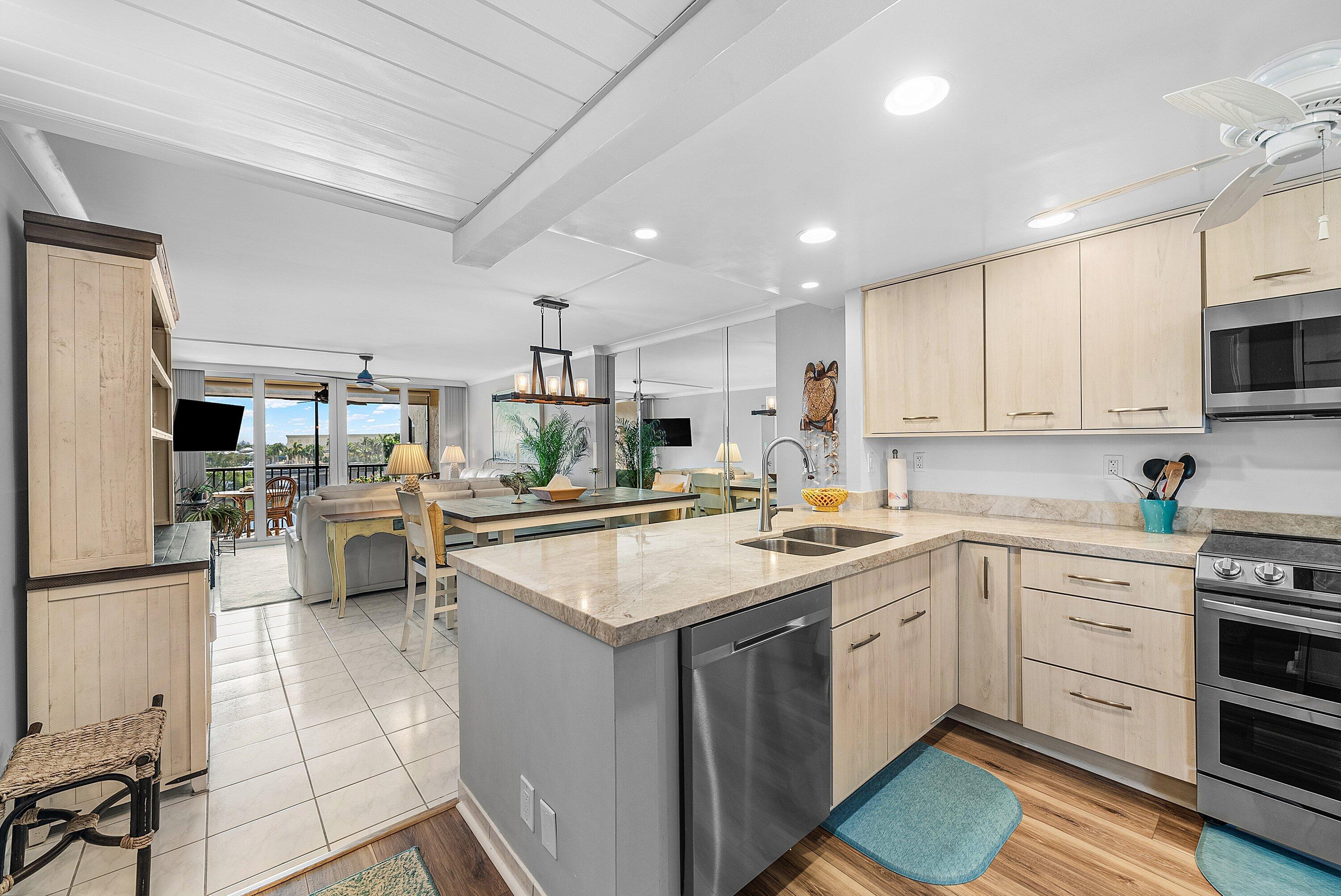 7 Royal Palm Way, Unit 507 Boca Raton, FL 33432 - Photo 3 of 36 003-7RoyalPalmWay-507-BocaRaton-FL-33432