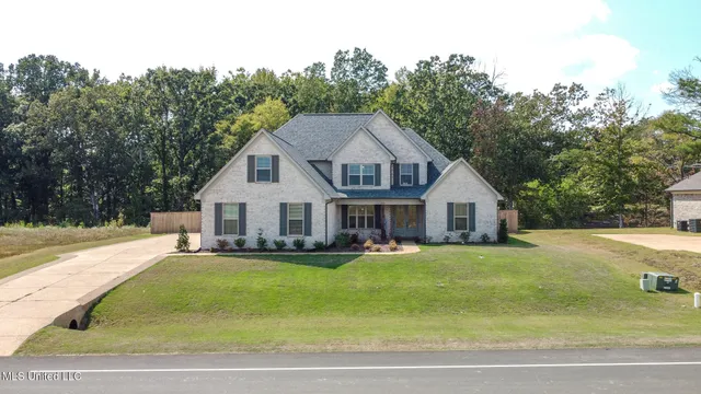 $549,999 | 1699 Baisley Drive, Nesbit, MS 38651