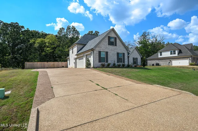 $549,999 | 1699 Baisley Drive, Nesbit, MS 38651