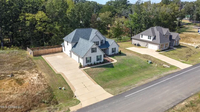 $549,999 | 1699 Baisley Drive, Nesbit, MS 38651