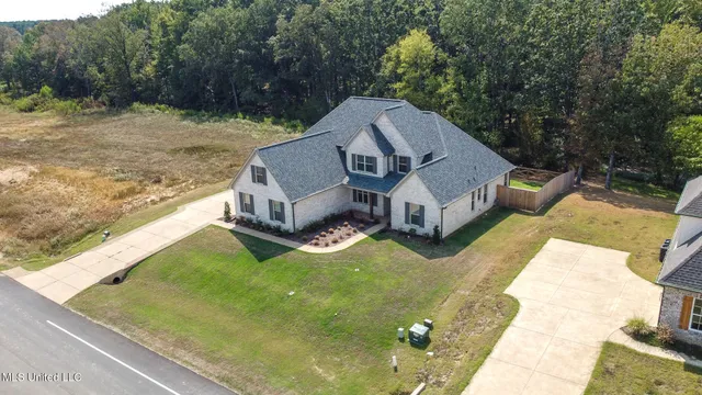 $549,999 | 1699 Baisley Drive, Nesbit, MS 38651