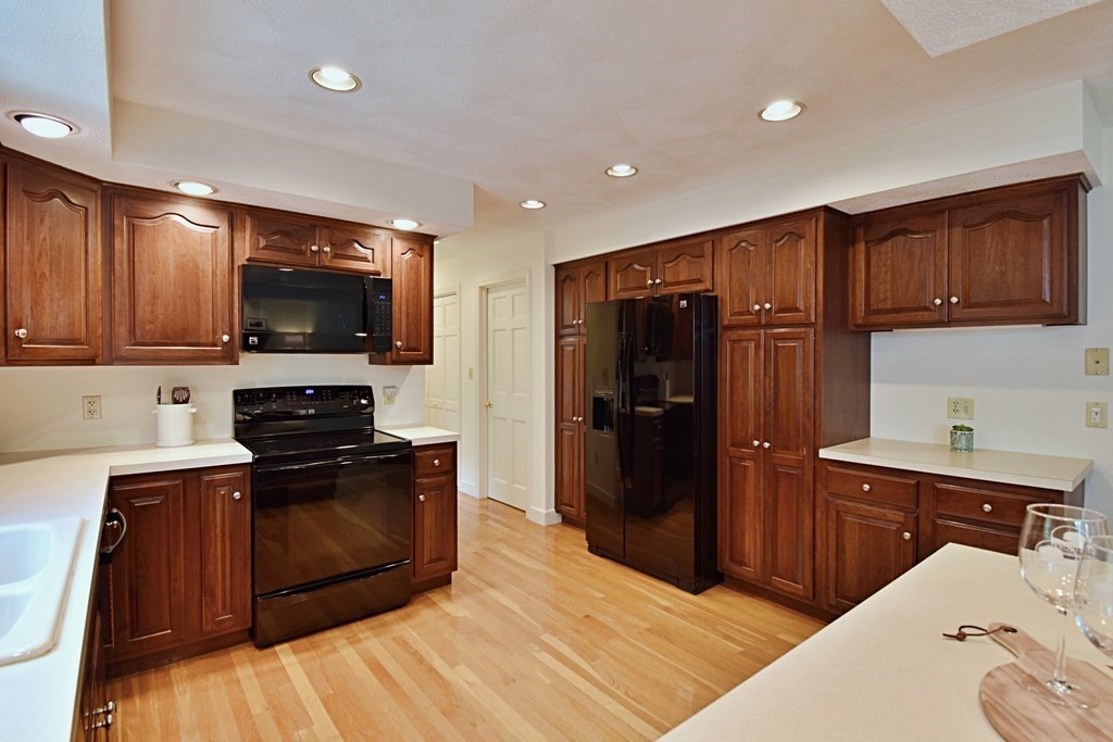 24 Flagg Road Southborough, MA 01772 - Photo 8 of 34 Gallery Image 8