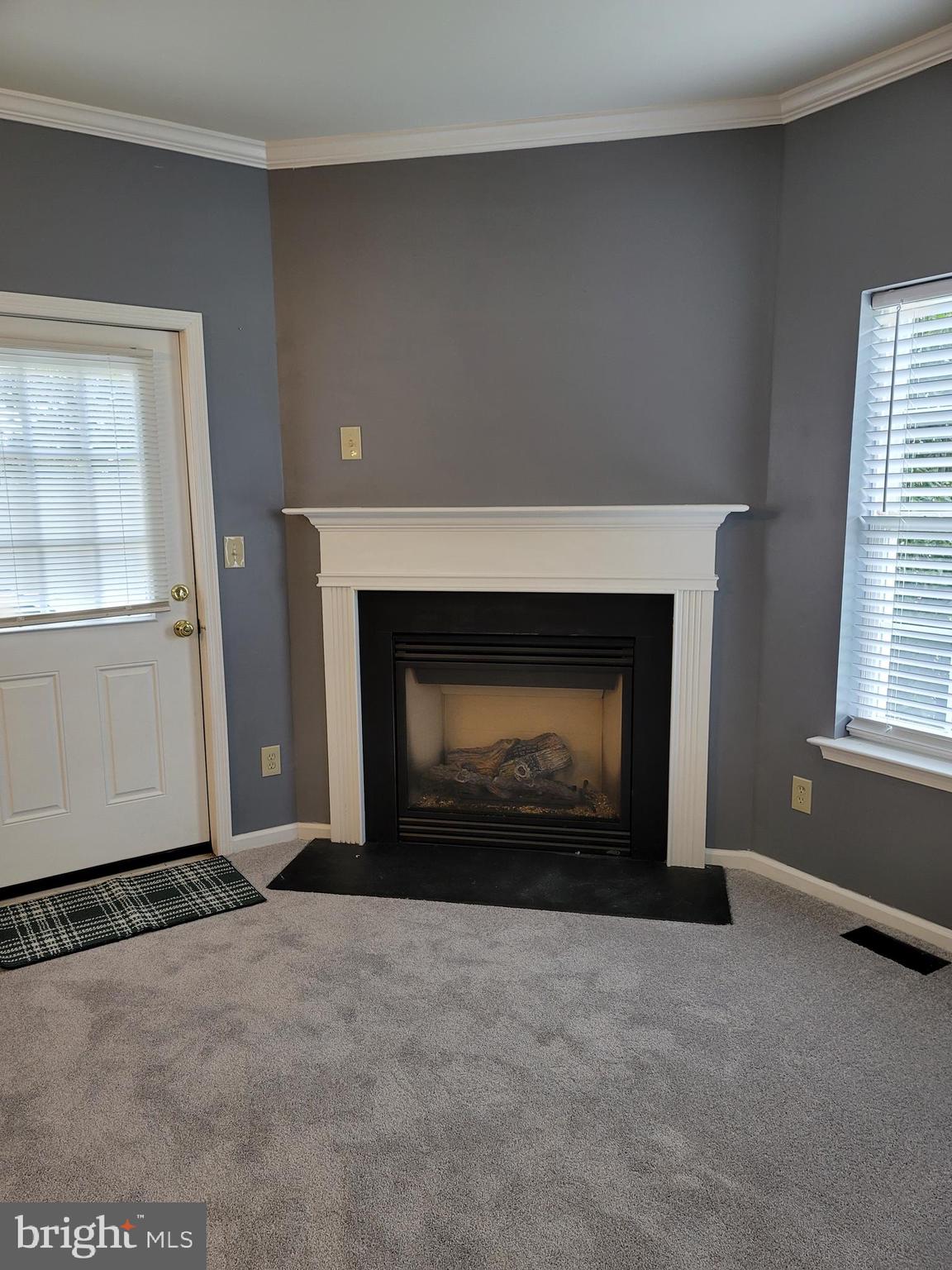 470 Buchanan Road Perkasie, PA 18944 - Photo 20 of 69 LIVINGROOM FIREPLACE