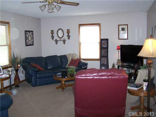 1583 Fairhope Road York, SC 29745 - Photo 3 of 16 Gallery Image 3