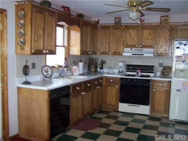 1583 Fairhope Road York, SC 29745 - Photo 6 of 16 Gallery Image 6