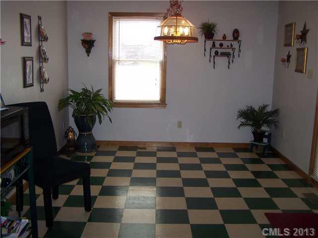 1583 Fairhope Road York, SC 29745 - Photo 7 of 16 Gallery Image 7
