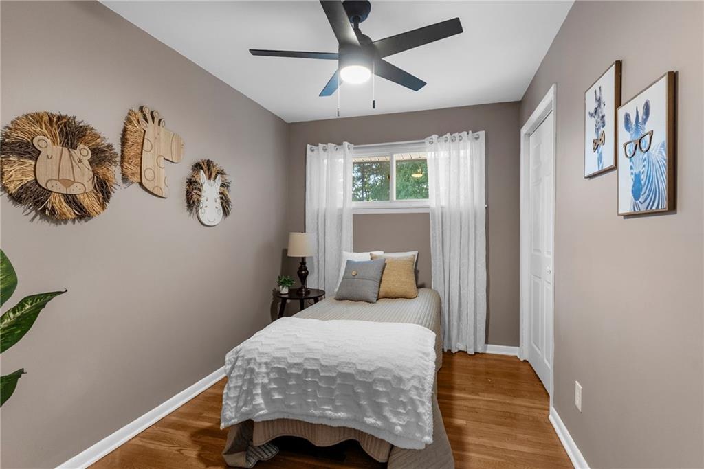 2085 Debrakeleer Avenue Farrell, PA 16121 - Photo 15 of 17 a bedroom with a bed and a window