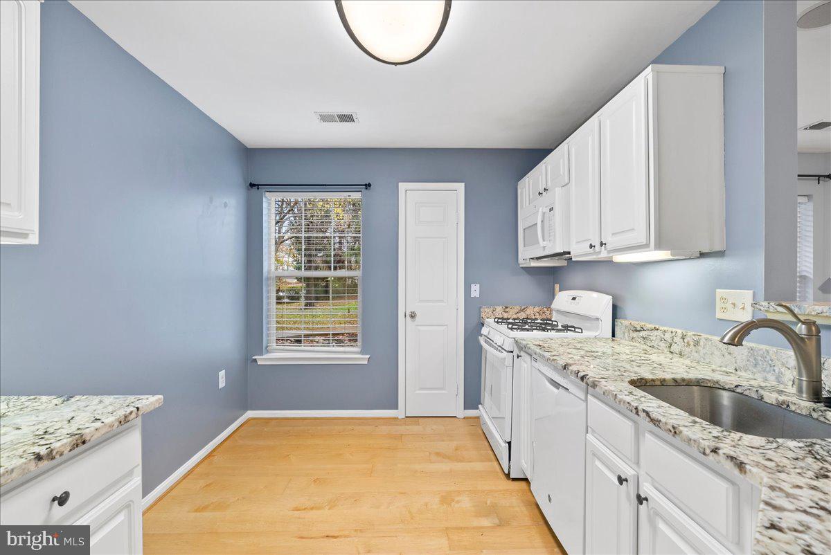 11405 J Windleaf Court, Unit 178 Reston, VA 20194 - Photo 10 of 27