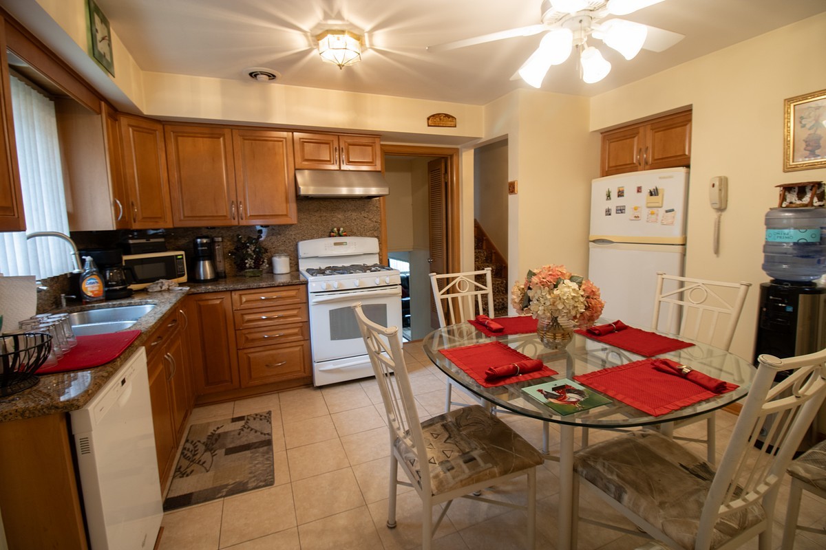 8662 North Merrill Street Niles, IL 60714 - Photo 13 of 27