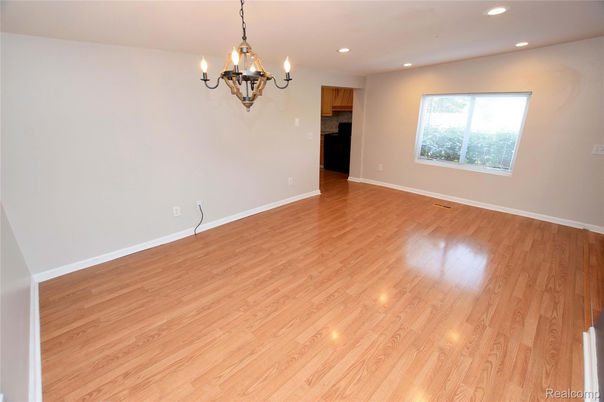 222 2nd Street Fenton, MI 48430 - Photo 7 of 17 Dining Area