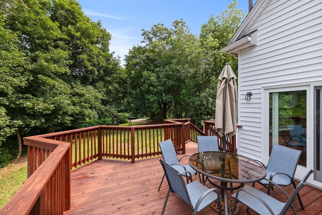 23 Ashwood Road Lynnfield, MA 01940 - Photo 11 of 28 Gallery Image 11