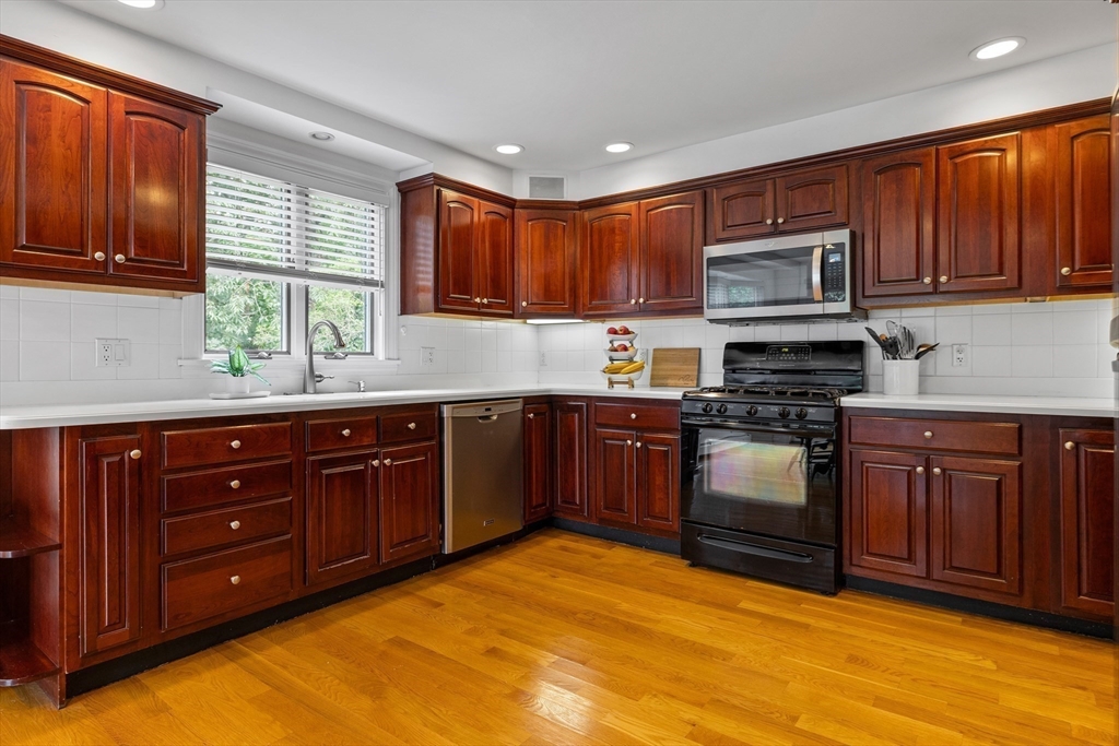 23 Ashwood Road Lynnfield, MA 01940 - Photo 8 of 28 Gallery Image 8