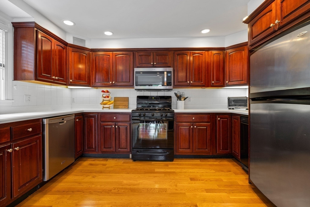 23 Ashwood Road Lynnfield, MA 01940 - Photo 9 of 28 Gallery Image 9