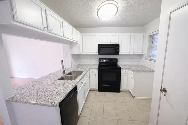 $239,000 | 17 Abbey Road, Euless, TX 76039