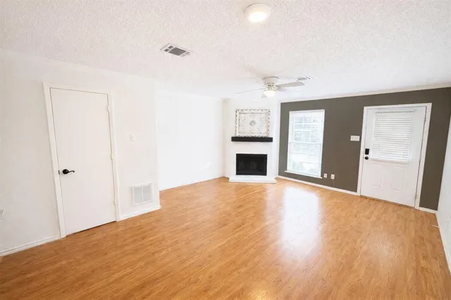 $239,000 | 17 Abbey Road, Euless, TX 76039