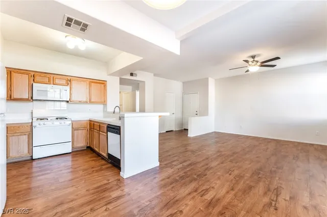 $1,500 | 7717 Himalayas Avenue, Unit 102, Las Vegas, NV 89128