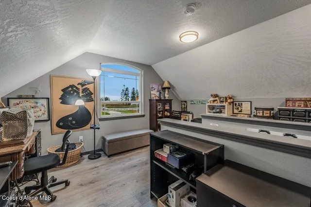 $1,290,000 | 7082 East Poleline Avenue, Post Falls, ID 83854