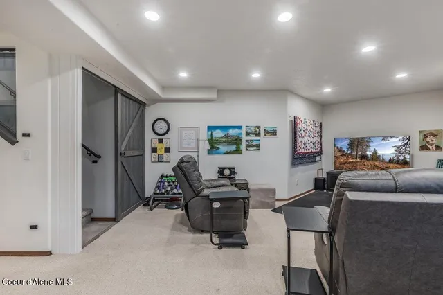 $1,290,000 | 7082 East Poleline Avenue, Post Falls, ID 83854