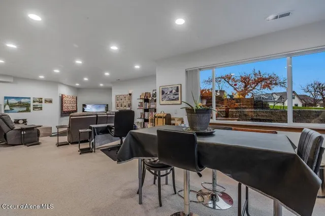 $1,290,000 | 7082 East Poleline Avenue, Post Falls, ID 83854