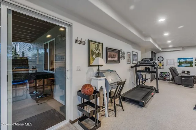 $1,290,000 | 7082 East Poleline Avenue, Post Falls, ID 83854