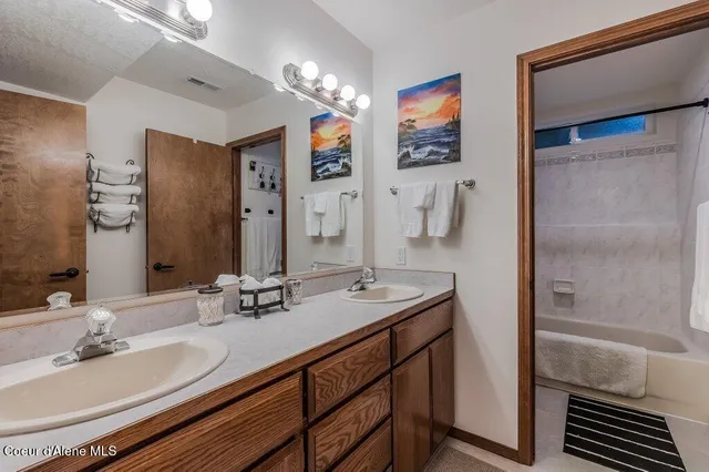 $1,290,000 | 7082 East Poleline Avenue, Post Falls, ID 83854