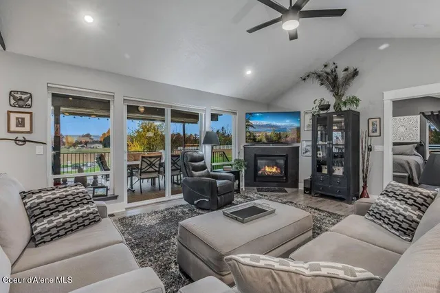 $1,290,000 | 7082 East Poleline Avenue, Post Falls, ID 83854