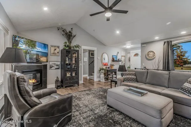 $1,290,000 | 7082 East Poleline Avenue, Post Falls, ID 83854