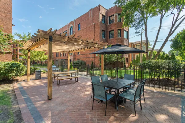 $2,250 | 1548 West Juneway Terrace, Unit 2B, Chicago, IL 60626