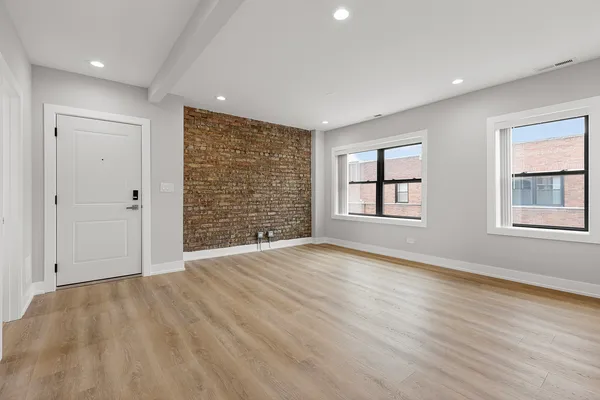 $2,250 | 1548 West Juneway Terrace, Unit 2B, Chicago, IL 60626