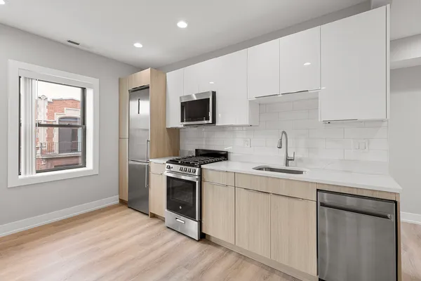 $2,250 | 1548 West Juneway Terrace, Unit 2B, Chicago, IL 60626