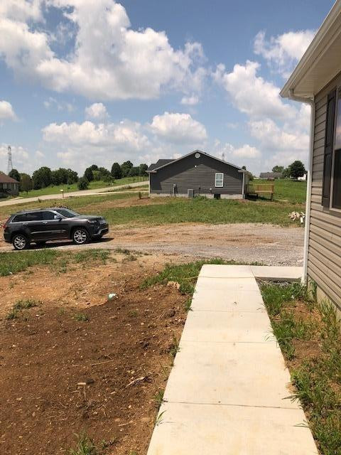 176 Ridgecrest Road Lancaster, KY 40444 - Photo 6 of 29 Close enough to your neighbor is you nee