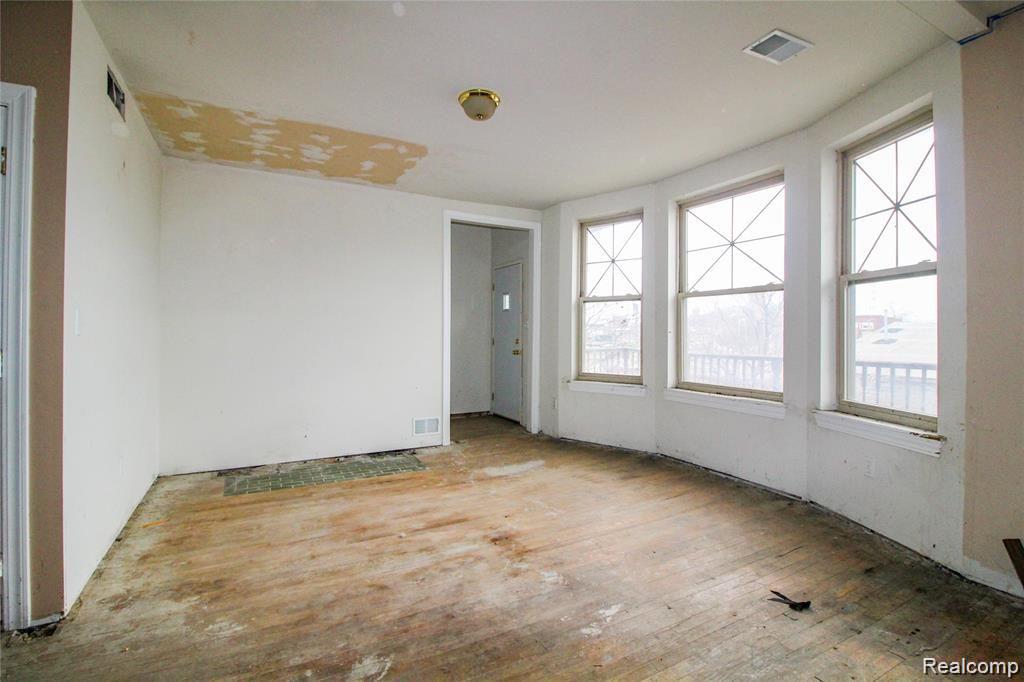 314 Hendrie Street Detroit, MI 48202 - Photo 23 of 36