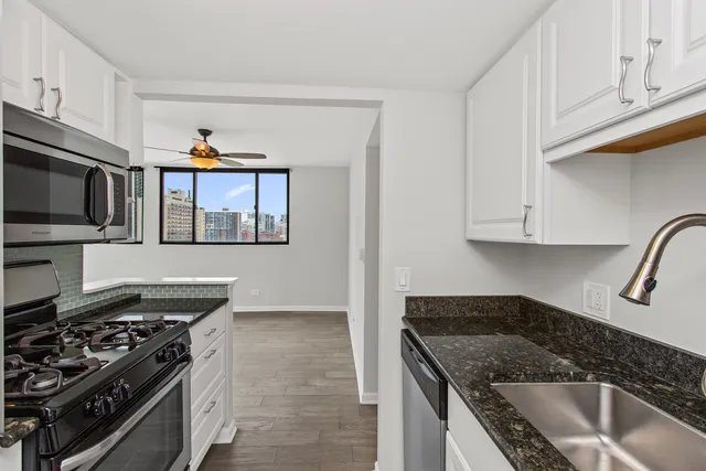 $2,800 | 6150 North Kenmore Avenue, Unit 15B, Chicago, IL 60660