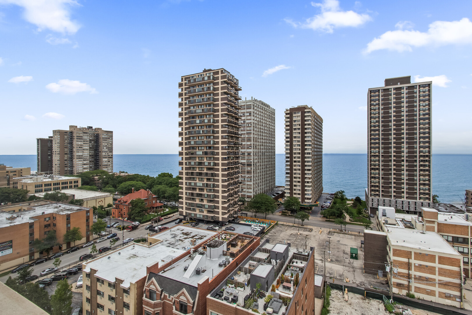 6150 North Kenmore Avenue, Unit 15B Chicago, IL 60660 - Photo 24 of 26 a view of a city with tall buildings