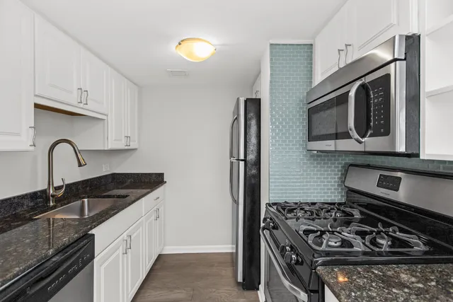 $2,800 | 6150 North Kenmore Avenue, Unit 15B, Chicago, IL 60660