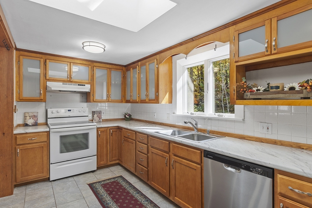 155 Narrows Road Westminster, MA 01473 - Photo 10 of 42 Gallery Image 10