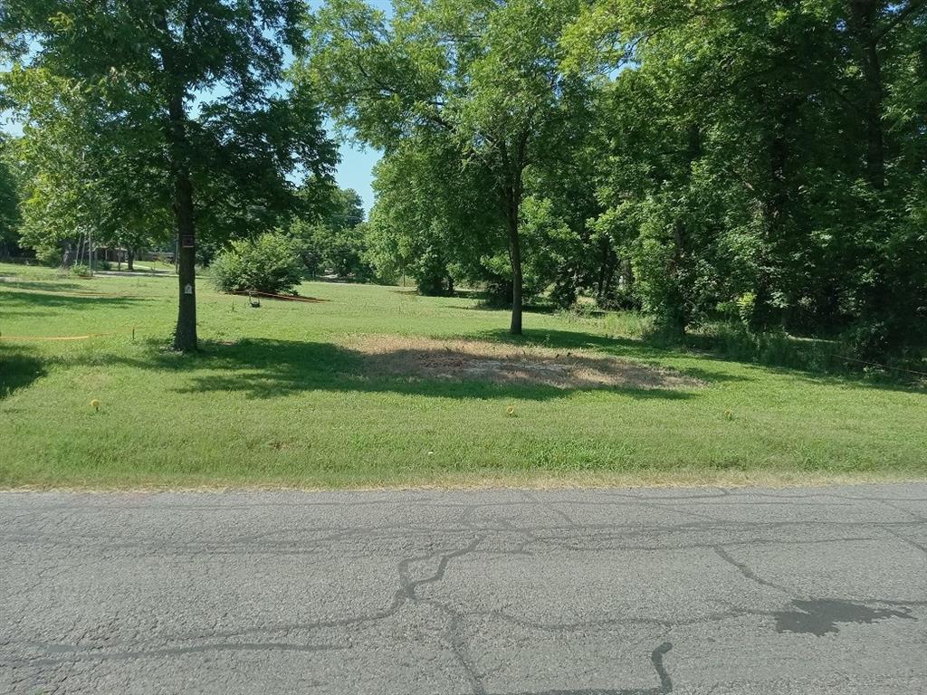 207 South 5th Street Bonham, TX 75418 - Photo 2 of 14 a view of a park