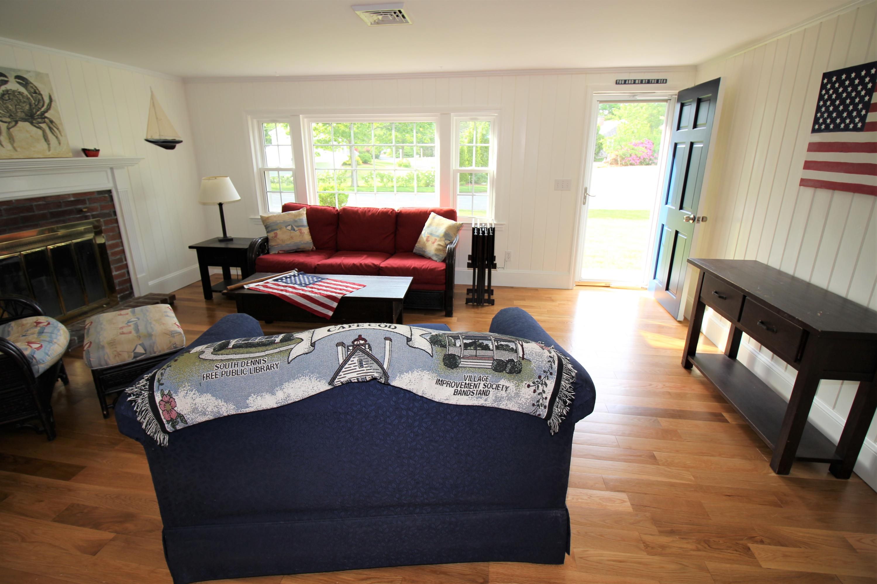 217 New Boston Road Dennis, MA 02638 - Photo 5 of 34 Living Room