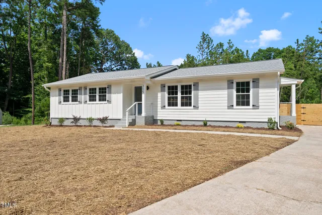 $599,900 | 305 North Montreal Court, Cary, NC 27511