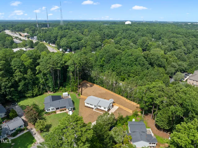 $599,900 | 305 North Montreal Court, Cary, NC 27511