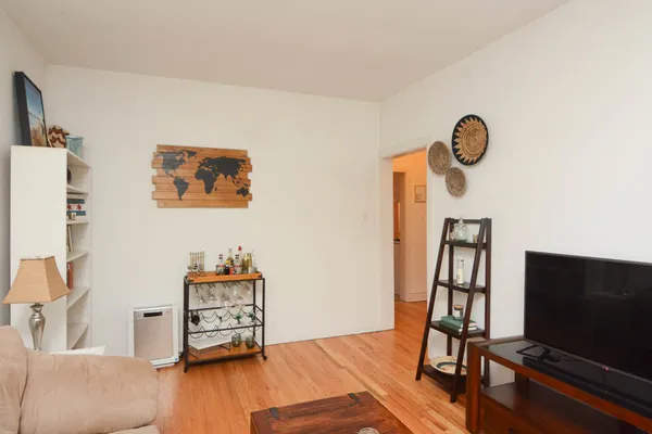 $2,700 | 1929 West Crystal Street, Unit 1A, Chicago, IL 60622