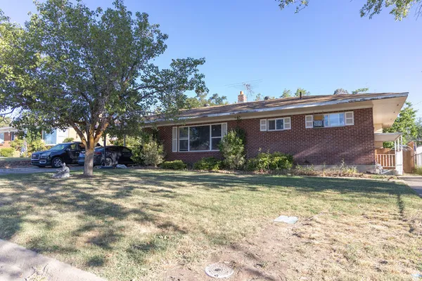 $415,000 | 2105 West 3875th Street South, Roy, UT 84067